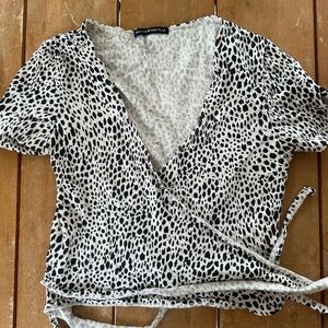 Brandy Melville wrap cheetah top super soft